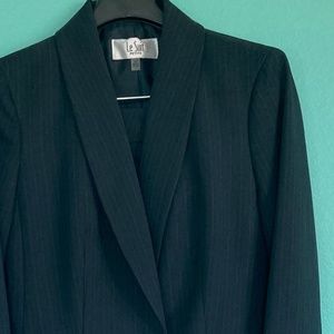 Le Suit Petite Navy NWT!